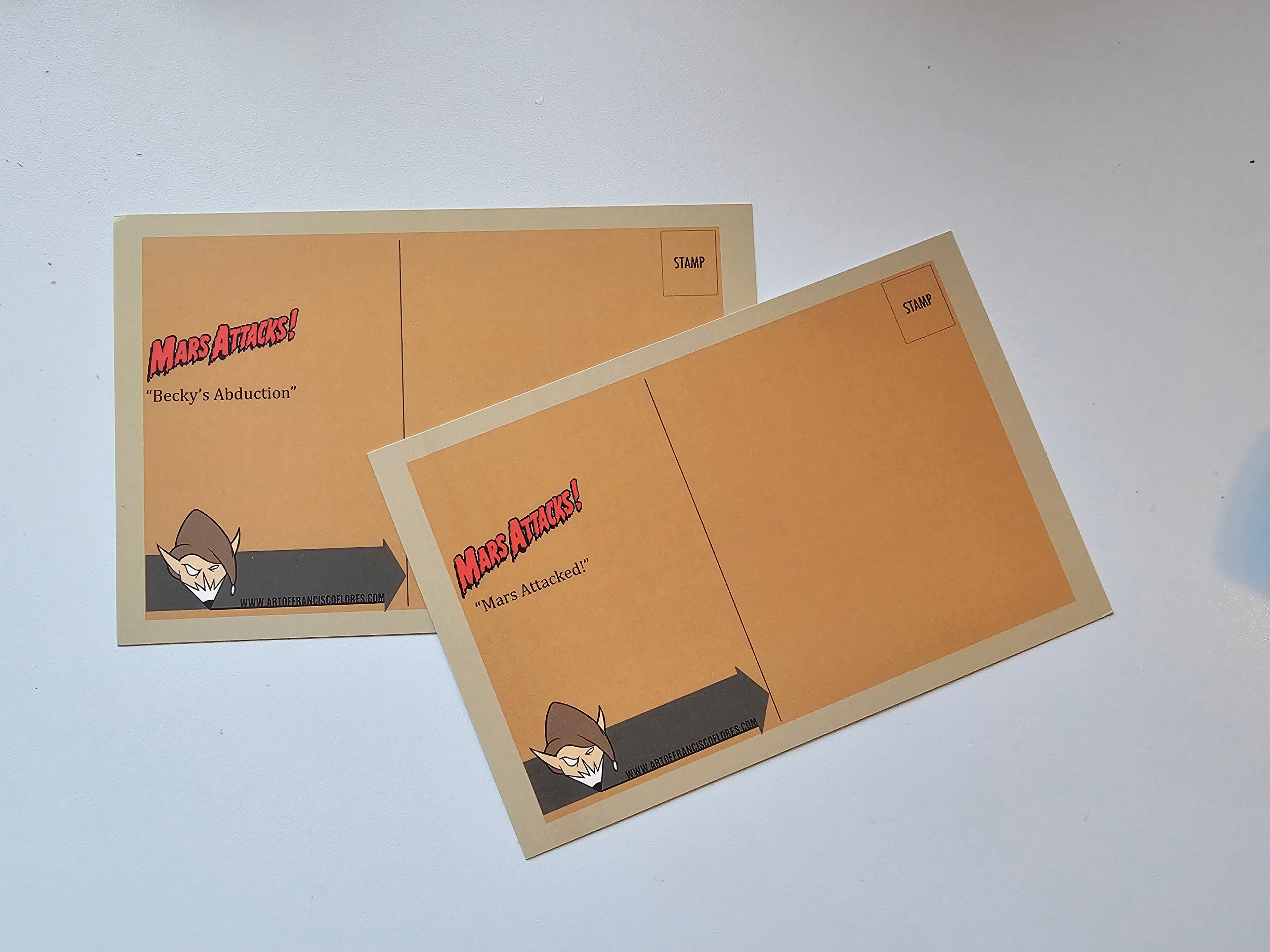 MARS ATTACKS! Artbook Sealed Hardcover with 2 Postcards